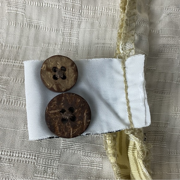 Pre-Owned Tommy Bahama Yellow Tribal Short Sleeve Silk Button Up Shirt, Size L - Picture 5 of 6